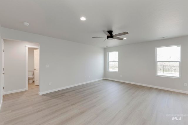 7094 E Shields Dr, Nampa, ID 83687