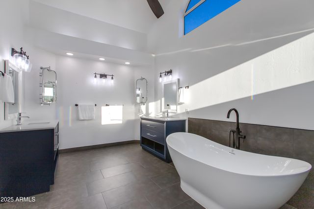 1331 E VOLTAIRE Avenue, Phoenix, AZ 85022