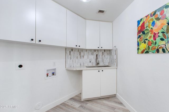 1331 E VOLTAIRE Avenue, Phoenix, AZ 85022