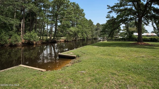 272 Bay Shore Drive, Chocowinity, NC 27817
