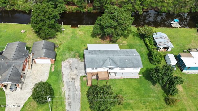 272 Bay Shore Drive, Chocowinity, NC 27817