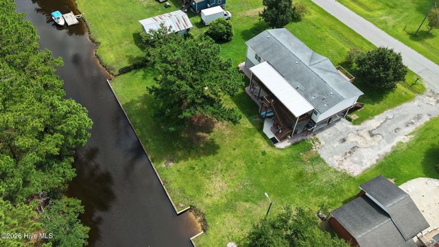 272 Bay Shore Drive, Chocowinity, NC 27817