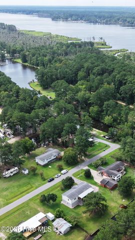 272 Bay Shore Drive, Chocowinity, NC 27817