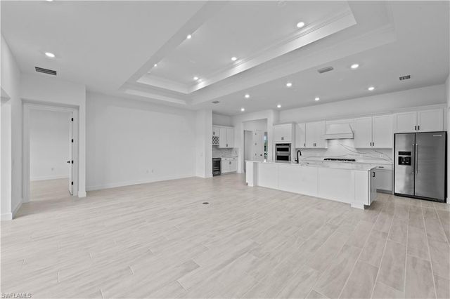 2090 Don Benito WAY, Naples, FL 34120