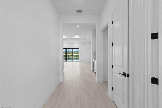 2090 Don Benito WAY, Naples, FL 34120