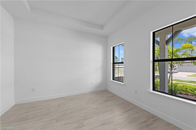 2090 Don Benito WAY, Naples, FL 34120