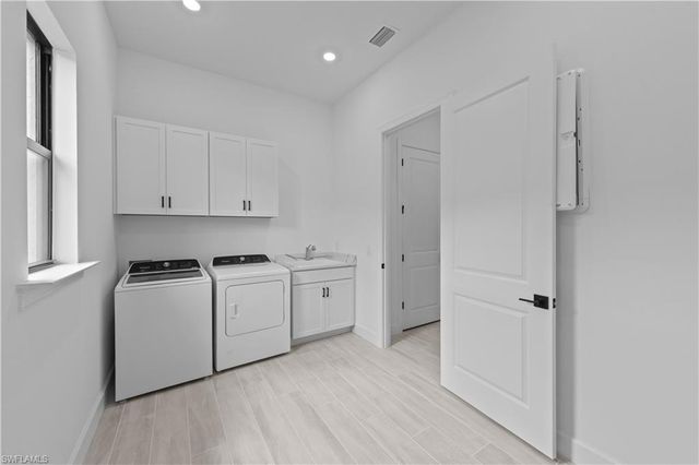 2090 Don Benito WAY, Naples, FL 34120