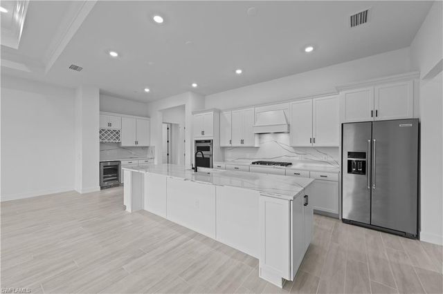 2090 Don Benito WAY, Naples, FL 34120