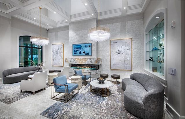 2090 Don Benito WAY, Naples, FL 34120