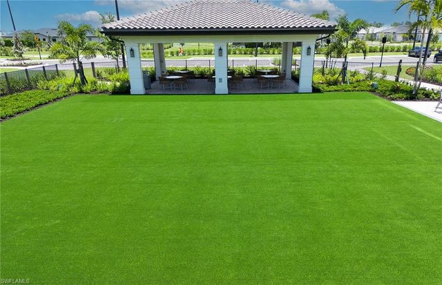 2090 Don Benito WAY, Naples, FL 34120