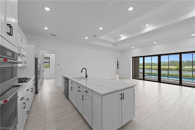 2090 Don Benito WAY, Naples, FL 34120