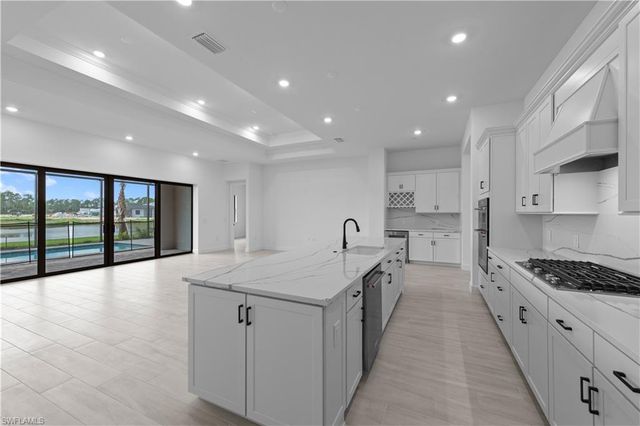 2090 Don Benito WAY, Naples, FL 34120