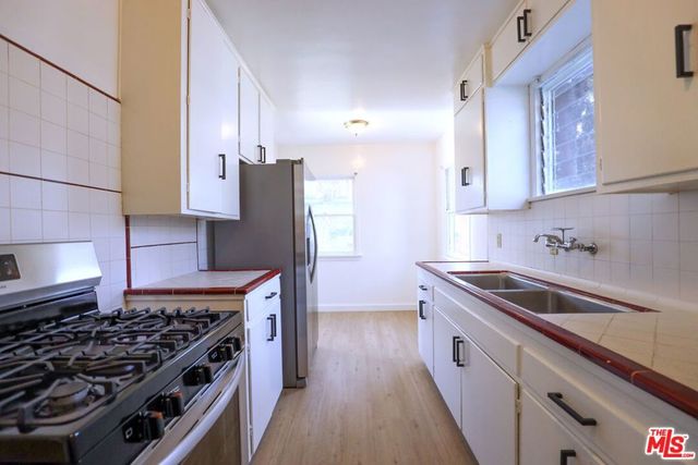 1944 Cloverfield Blvd. B, Santa Monica, CA 90404