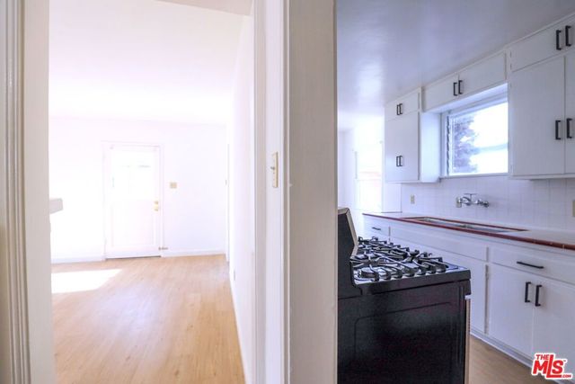 1944 Cloverfield Blvd. B, Santa Monica, CA 90404