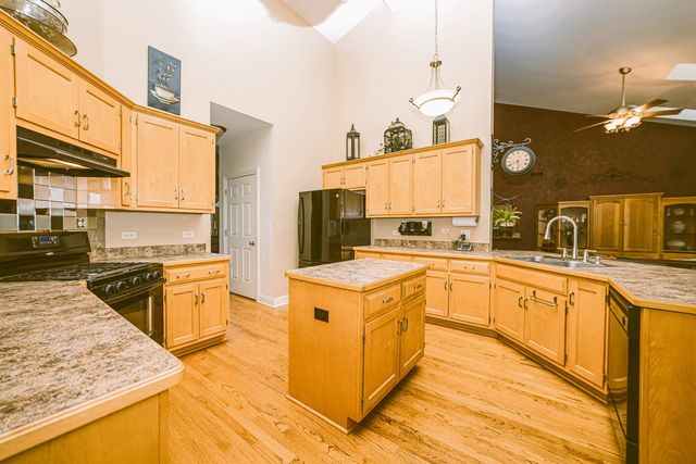 12819 Waterford Boulevard, Plainfield, IL 60585