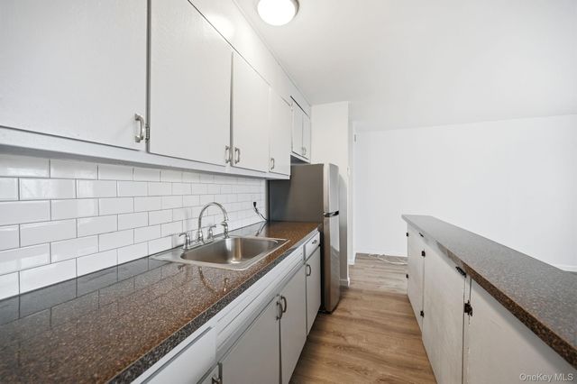 2 Wyndover Woods Lane 18, White Plains, NY 10603