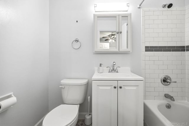 2 Wyndover Woods Lane 18, White Plains, NY 10603