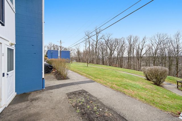 2 Wyndover Woods Lane 18, White Plains, NY 10603