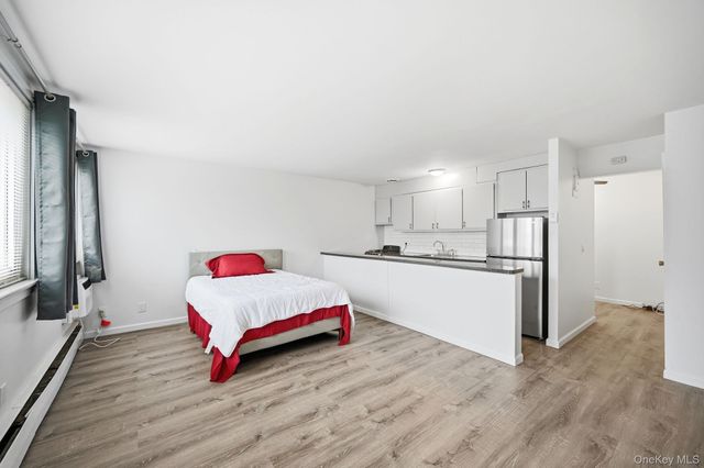 2 Wyndover Woods Lane 18, White Plains, NY 10603