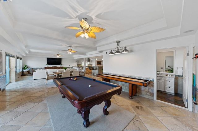 5763 Drakes Dr, Discovery Bay, CA 94505