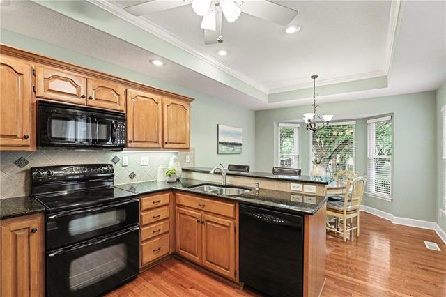 4128 SW Minnesota Drive, Lee's Summit, MO 64082