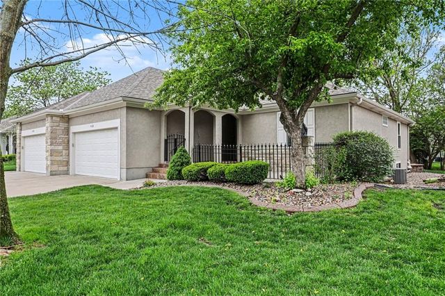 4128 SW Minnesota Drive, Lee's Summit, MO 64082