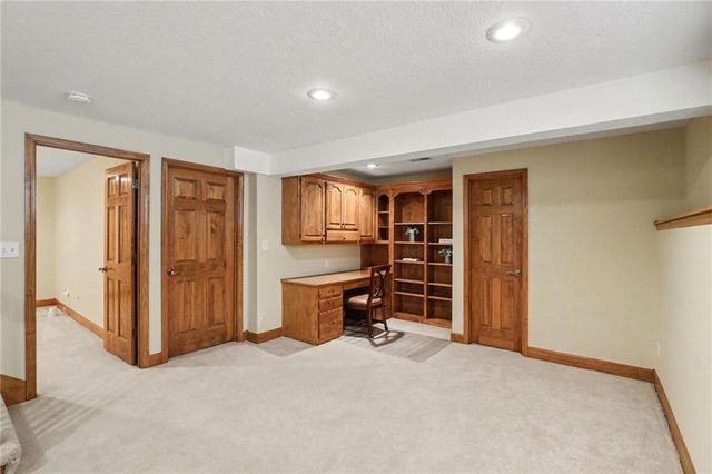 4128 SW Minnesota Drive, Lee's Summit, MO 64082