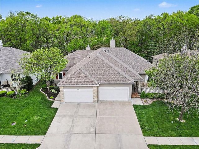 4128 SW Minnesota Drive, Lee's Summit, MO 64082