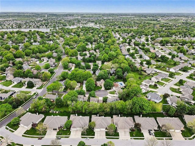 4128 SW Minnesota Drive, Lee's Summit, MO 64082