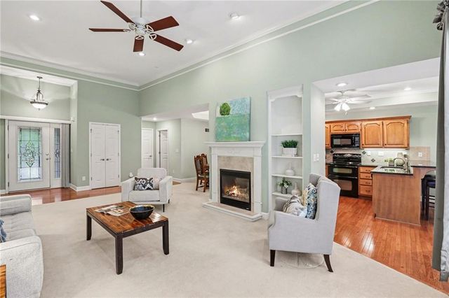 4128 SW Minnesota Drive, Lee's Summit, MO 64082