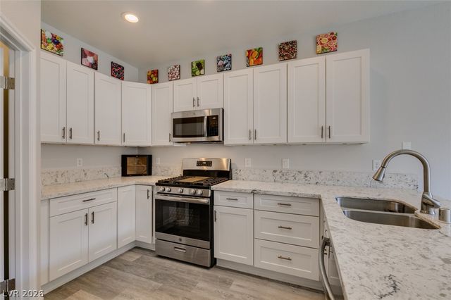 251 South Green Valley Parkway 3812, Henderson, NV 89012