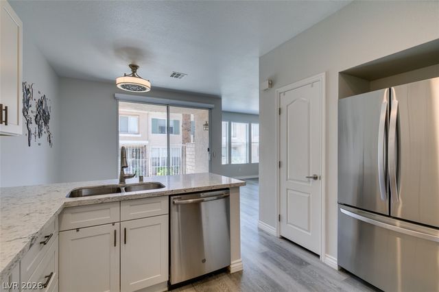 251 South Green Valley Parkway 3812, Henderson, NV 89012