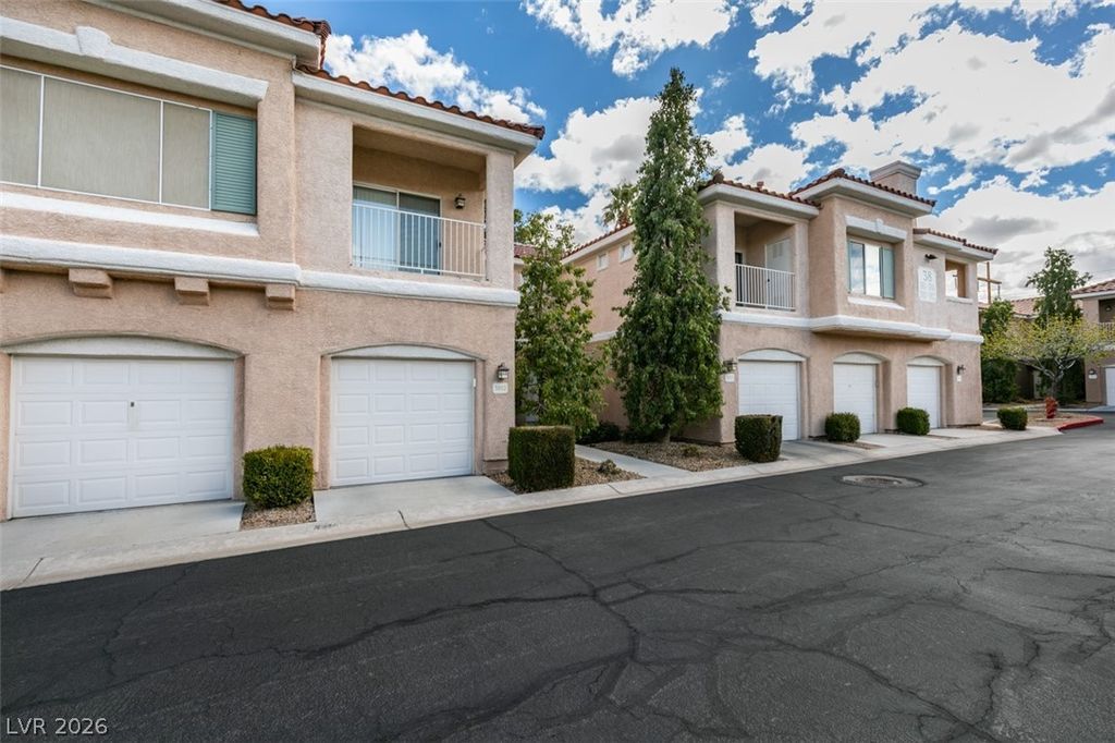 251 South Green Valley Parkway 3812, Henderson, NV 89012 — photo 2