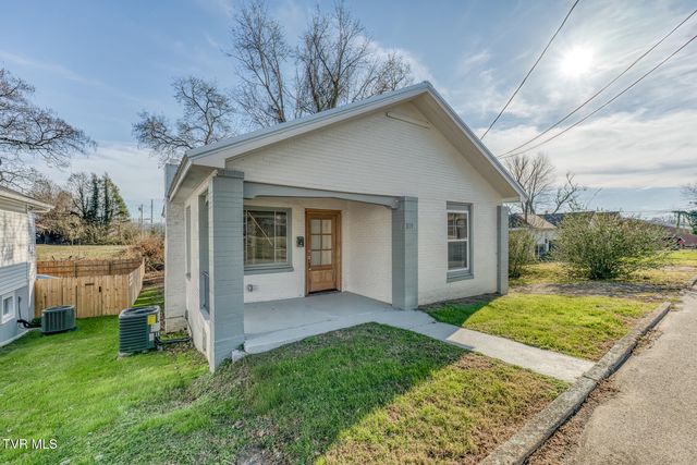 319 West Chilhowie Avenue, Johnson City, TN 37604