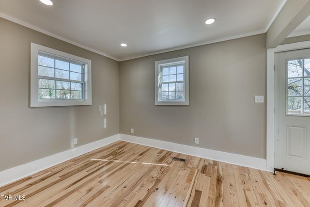 319 West Chilhowie Avenue, Johnson City, TN 37604