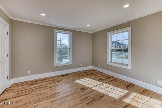 319 West Chilhowie Avenue, Johnson City, TN 37604