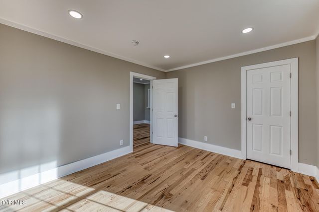 319 West Chilhowie Avenue, Johnson City, TN 37604