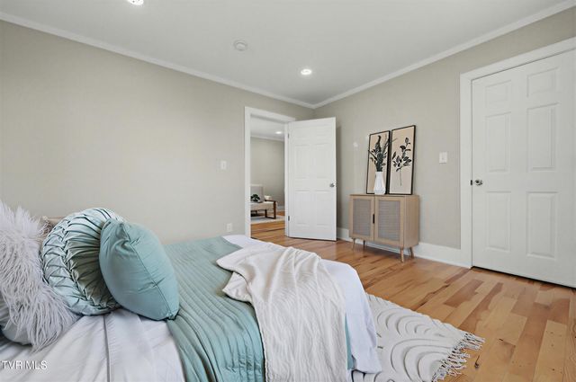 319 West Chilhowie Avenue, Johnson City, TN 37604