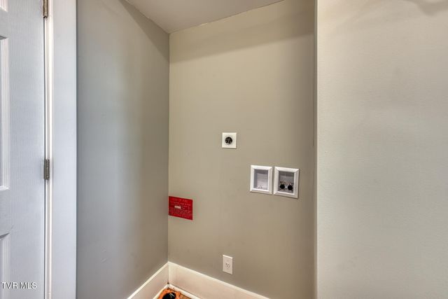 319 West Chilhowie Avenue, Johnson City, TN 37604