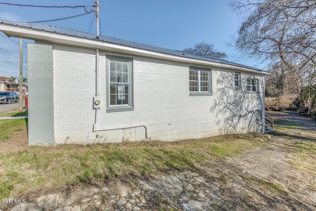 319 West Chilhowie Avenue, Johnson City, TN 37604