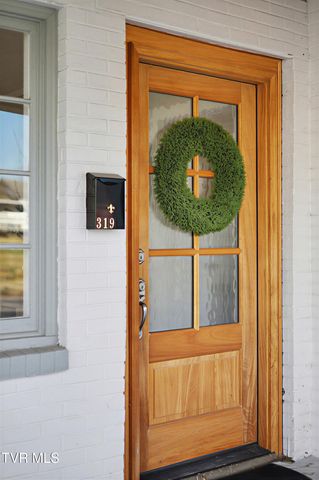 319 West Chilhowie Avenue, Johnson City, TN 37604