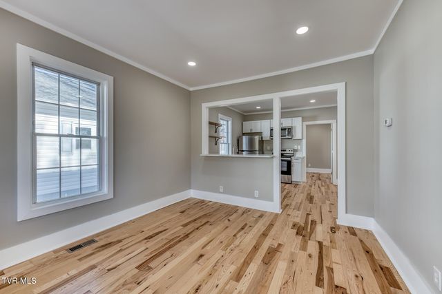 319 West Chilhowie Avenue, Johnson City, TN 37604