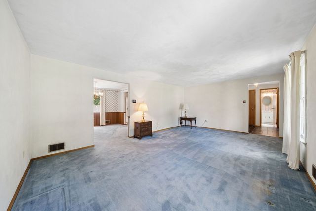 5696 Glen Hill DRIVE, Bethel Park, PA 15102