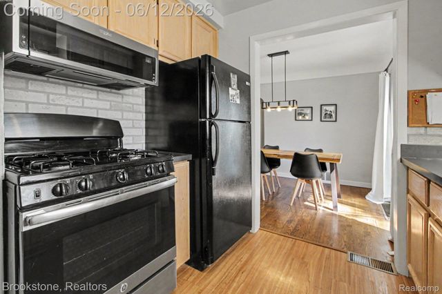 4142 Royal Avenue, Berkley, MI 48072