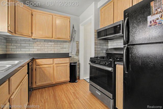 4142 Royal Avenue, Berkley, MI 48072