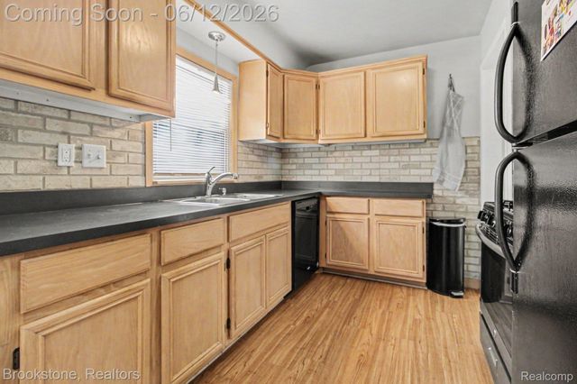 4142 Royal Avenue, Berkley, MI 48072