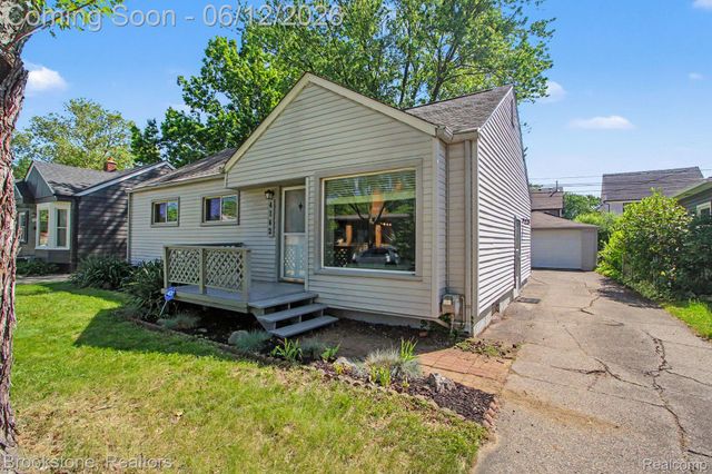 4142 Royal Avenue, Berkley, MI 48072