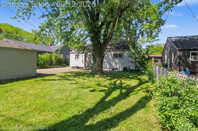 4142 Royal Avenue, Berkley, MI 48072