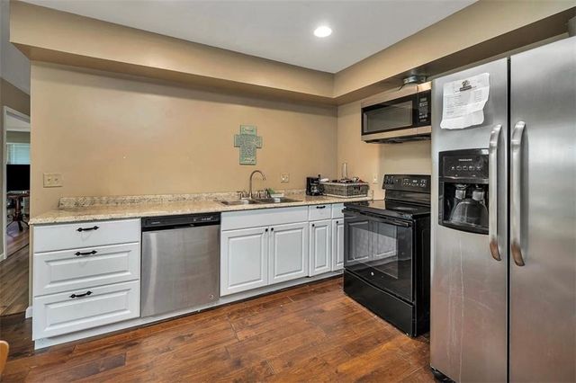 126 Lake View Circle, Brunswick, GA 31525