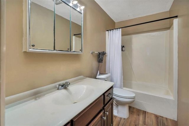 126 Lake View Circle, Brunswick, GA 31525